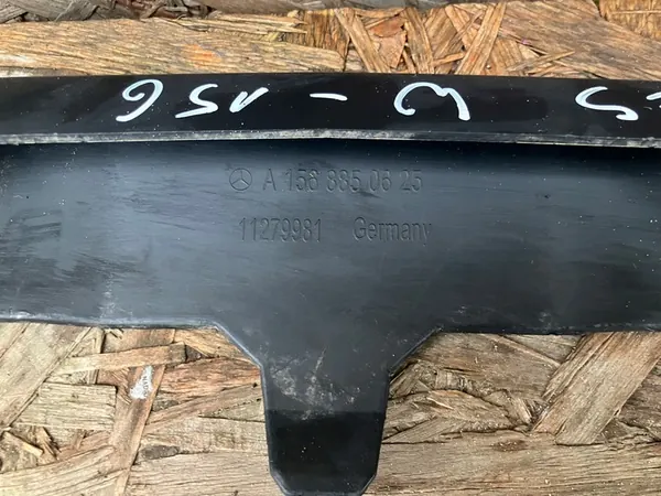 MERCEDES GLA W156 Framskärms Spoiler image 3