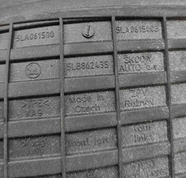 SKODA ENYAQ IV SUV Matot 5LA061500B image 6