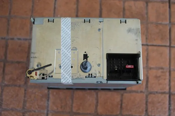 Estação multimédia Volkswagen usado OEM 5Z0035152 image 3