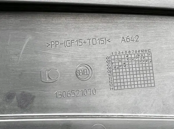 OEM 1306521070 Luftintag Under Motorhuv 2006-2014 image 6