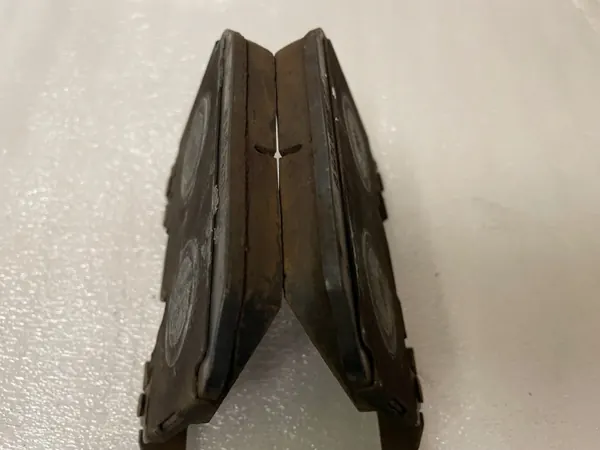 BMW M2 F87 frambromsbelägg OEM 2284971 image 4