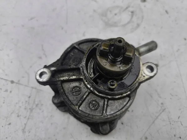 Bomba de vacío Mercedes-Benz OEM AMD138534 - Usada image 2