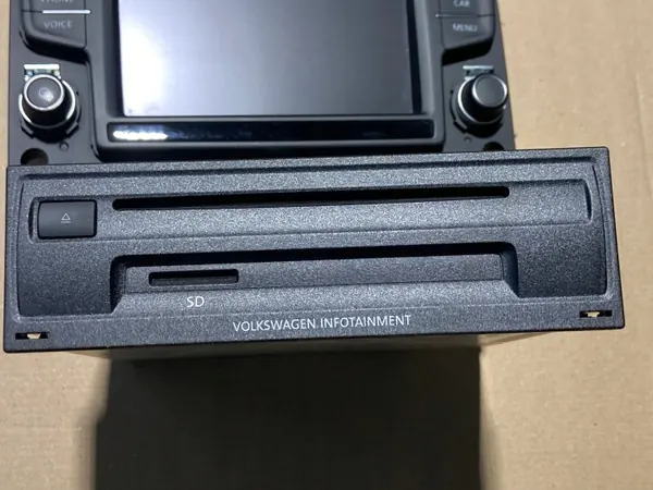 OEM 3Q0035824 Displaylezer voor VW Golf VII Passat B8 image 3