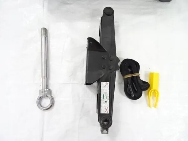 Insertion de roue de secours OEM 39138951-123ds-1c61d8-4f0417 image 3