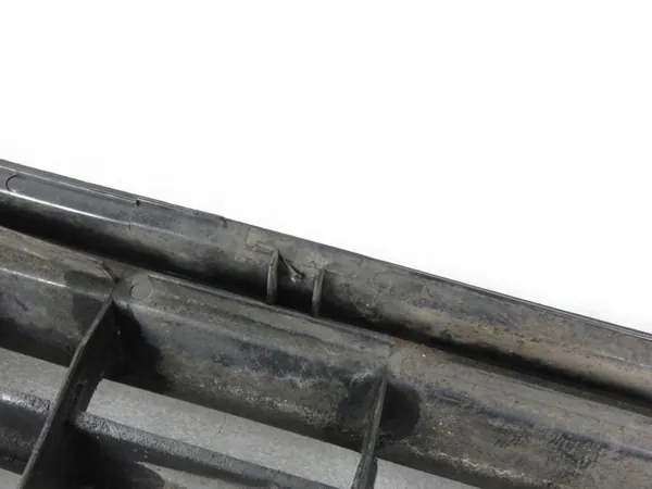 Grelha VW ATRAPA GRILL VW GOLF II usada image 4