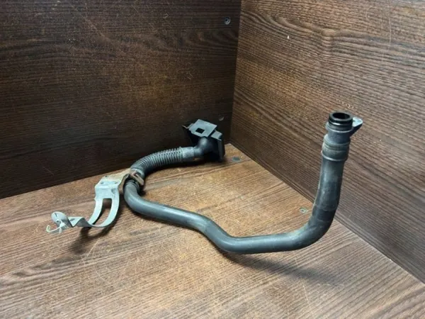 Mercedes-Benz Oljefyllkapsel OEM 6460160229 image 4