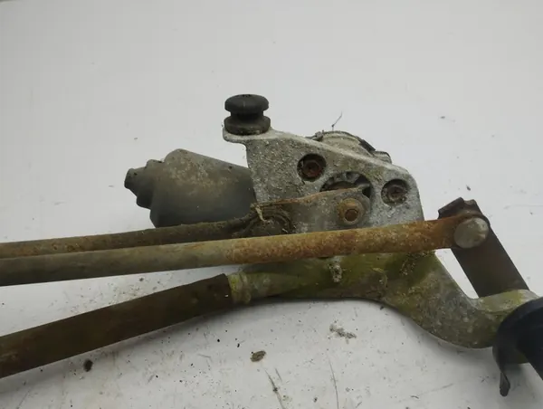 Toyota Yaris 2007 Ruitenwisser Mechanisme en Motor image 8