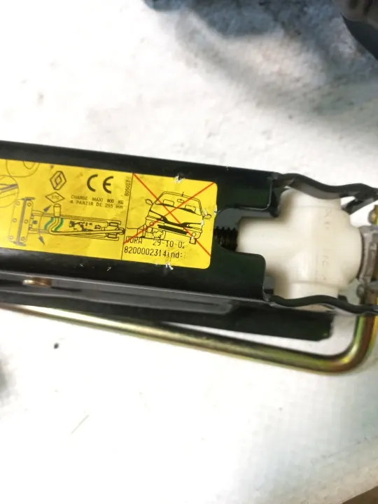 Insert Rueda de Repuesto Renault Laguna II OEM 8200002577 image 8