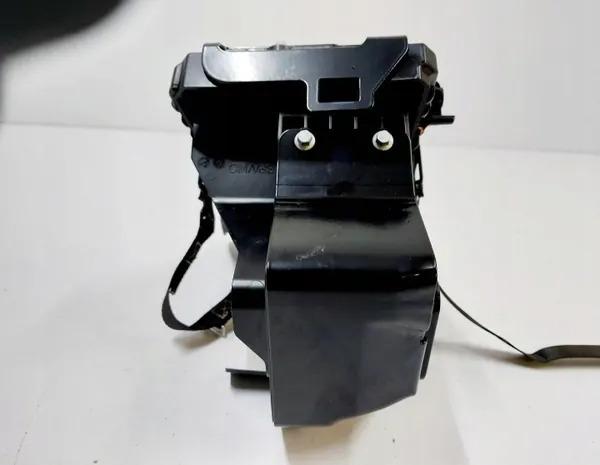 Volvo Akun Kiinnike OEM 32348533 - Käytetty Kunnossa image 4