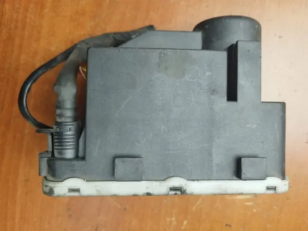 Keskitulppapumppu OEM XER4116 Mercedes W124 image 3