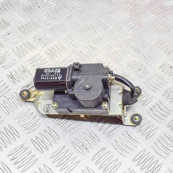 Pakoputken Keräin OEM 1611000040 Dodge Stealth 3.0L image 2