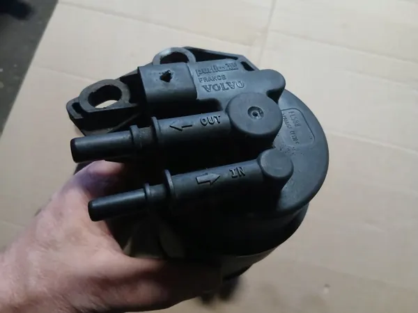 Base de carcasa filtro combustible OEM 30636249 Volvo image 10