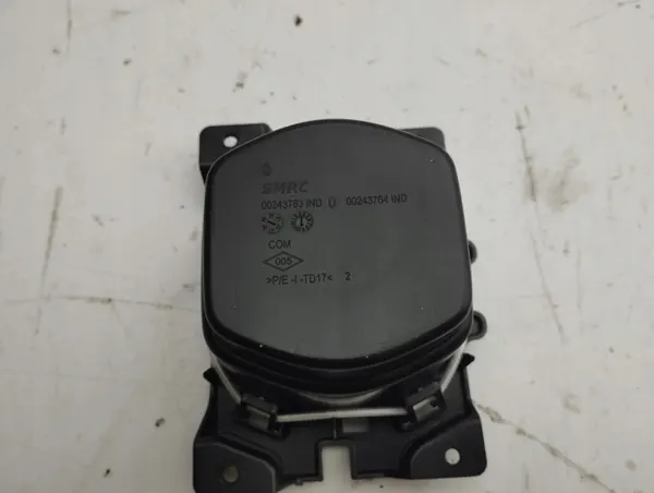 Renault Megane E-Tech 2022 Bakre dryckeshållare OEM 00243763 image 7