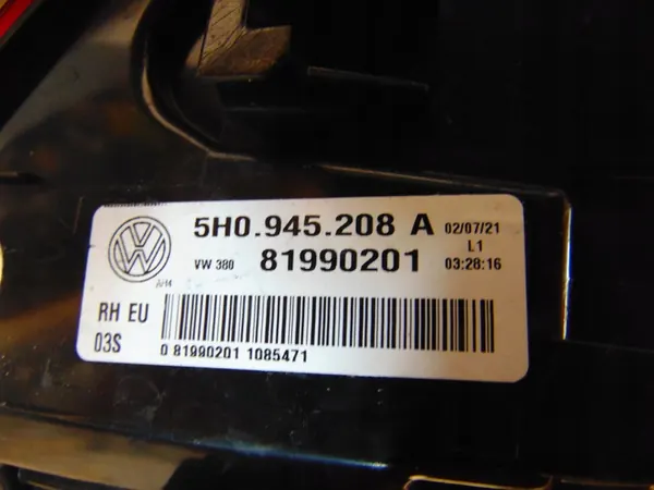 Lámpara LED trasera derecha VW Golf VIII image 3