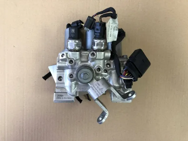 Conjunto de válvulas Porsche OEM 991.359.075.02 - Usado image 2