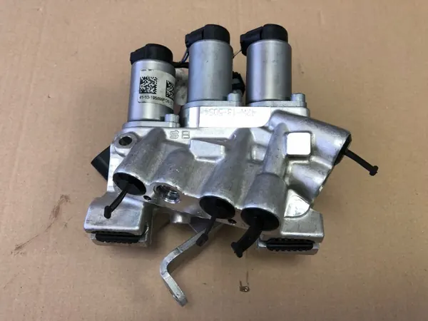Conjunto de válvulas Porsche OEM 991.359.075.02 - Usado image 3