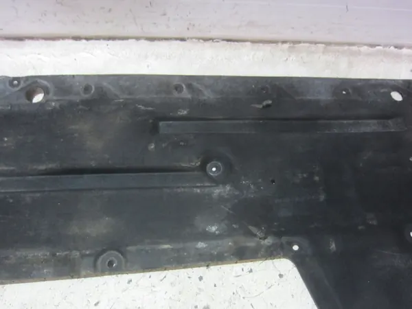 BMW OEM 7241833 Escudo Lateral Izquierdo del Subchasis image 3