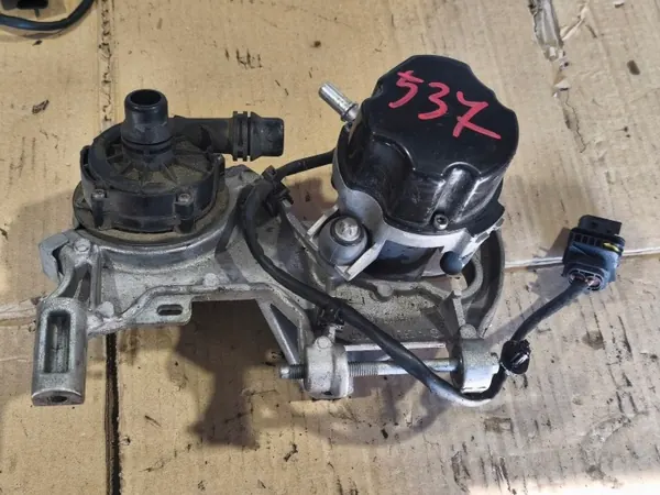 Mercedes Zusatzwasserpumpe OEM A0004301400 image 2