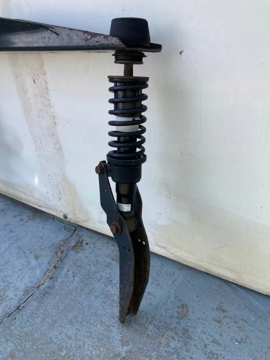 Suspension de cabine Iveco OEM 65434789909876789844888766 image 5