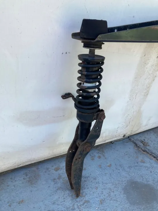 Suspension de cabine Iveco OEM 65434789909876789844888766 image 6
