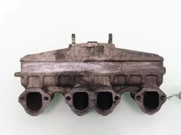 Colector de admisión usado OEM 028129713E - Volkswagen image 3