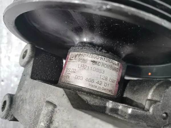 Bomba de direção assistida Mercedes-Benz W211 1.8 K OEM 0034664201 image 6