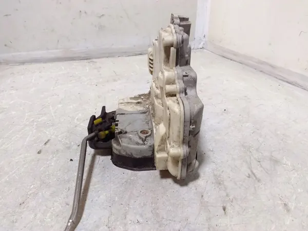 Linke Hintertürschloss AUDI A6 AVANT 4F0839015A image 5