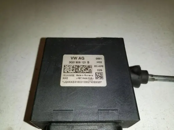 Controlador bomba combustible OEM 3Q0906121B VW Touran image 3