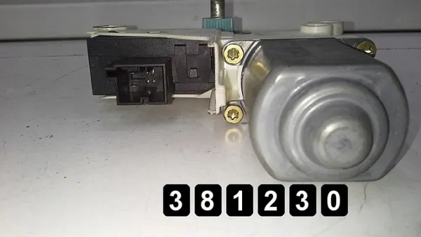 Audi A6 Fönsterregulator OEM AM-381230 Begagnad image 3