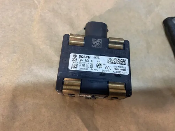 Radarsensor 5Q0 907 561A - Gebrauchtes VW Audi Teil image 3