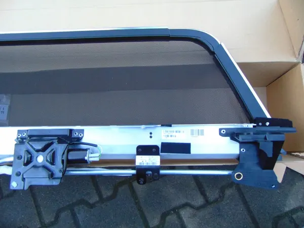 MERCEDES W231 SL Déflecteur de Pare-Brise A2318600800 image 3