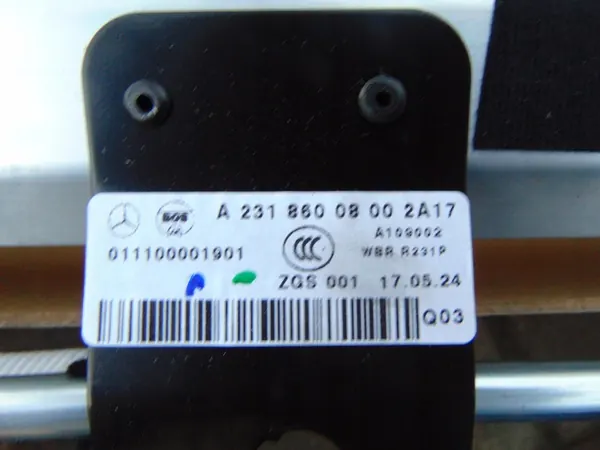 MERCEDES W231 SL Déflecteur de Pare-Brise A2318600800 image 4