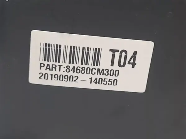 Enchufe USB Hyundai Kona OEM 84680CM300 - Usado image 8