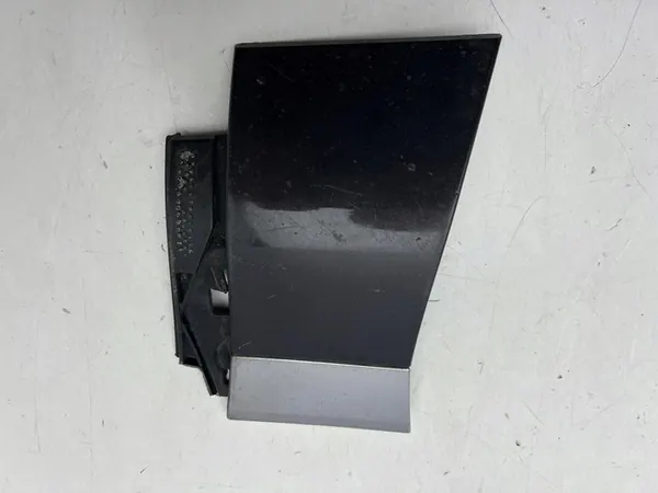 VW Touareg II 7P Etu Oikea Lokasuoja image 2