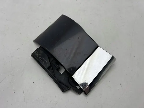 VW Touareg II 7P Etu Oikea Lokasuoja image 3