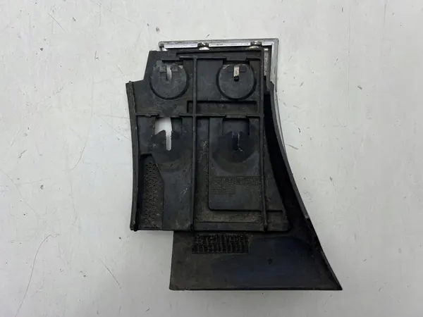 VW Touareg II 7P Etu Oikea Lokasuoja image 4