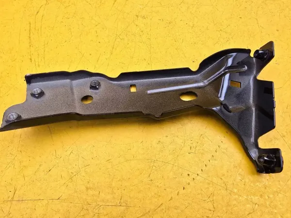 Support d'aile avant droit Audi A1 2019 OEM 82A821136 image 3