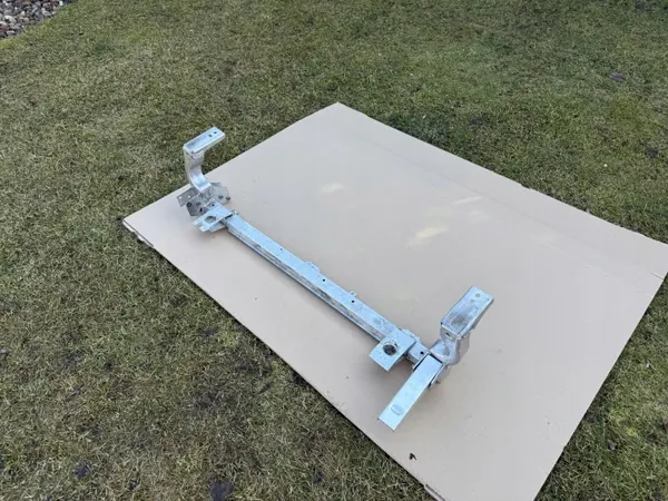 OEM 24662000 Traverse Radiateur Mercedes Classe B image 3