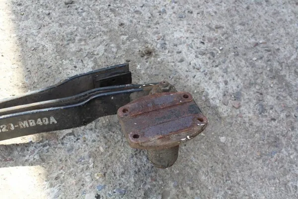 Hinterfeder OEM 55020-MB40A für Nissan Cabstar Maxity image 4