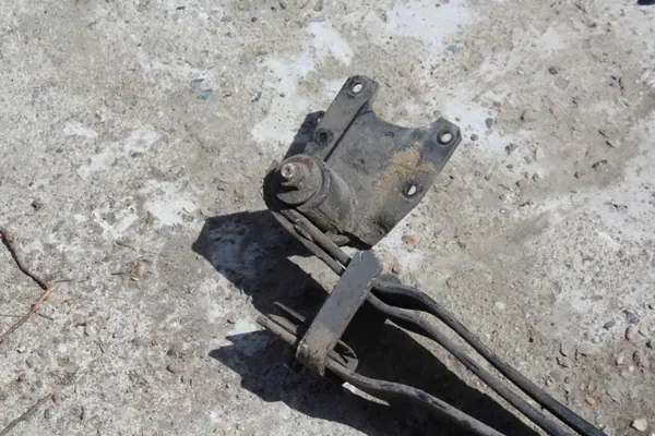 Hinterfeder OEM 55020-MB40A für Nissan Cabstar Maxity image 7