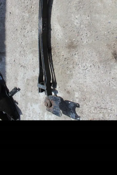 Hinterfeder OEM 55020-MB40A für Nissan Cabstar Maxity image 8