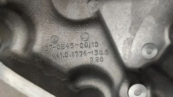 Skoda OE 002301211D Flanschabdeckung Schaltgetriebe image 3