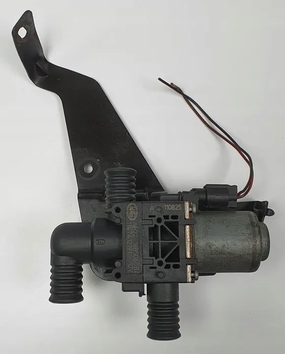 Vanne d'eau Land Rover AH2218B506BA image 1