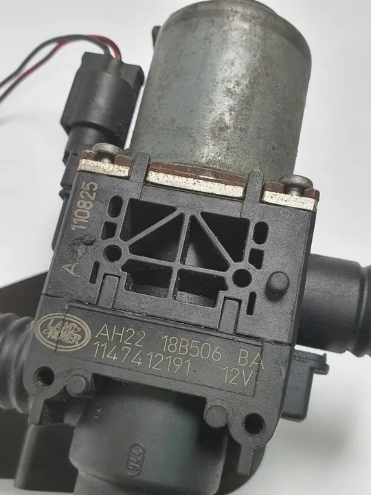 Vanne d'eau Land Rover AH2218B506BA image 3