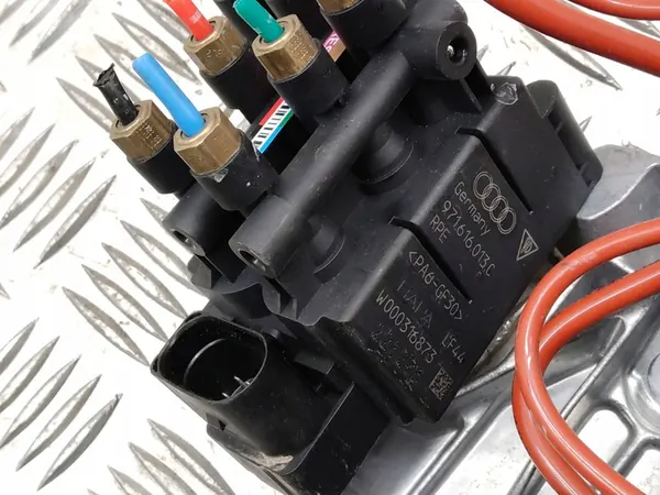 Compressore sospensione pneumatica posteriore Audi E-tron GT 2023 9J1616006D image 8
