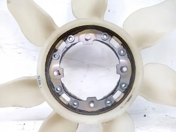 Pale de ventilateur Toyota OEM JUR230193 - Occasion image 3