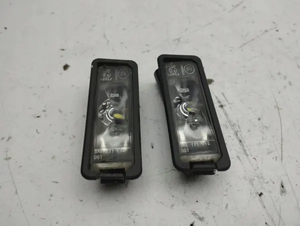 OEM AMD137551 Kennzeichenleuchte Set für VW Arteon image 3