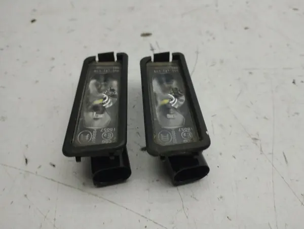 OEM AMD137551 Kennzeichenleuchte Set für VW Arteon image 6