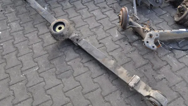 Iveco Stralis 420 achterveer OEM 232987 image 2