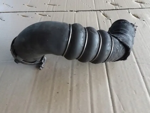 Tubería intercooler Audi A4 B7 2.0 TDI 8E0145790P image 2